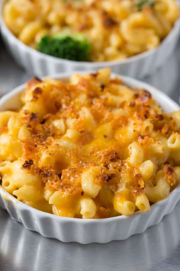 Instant pot mac and cheese in bowl topped with bread crumbs.