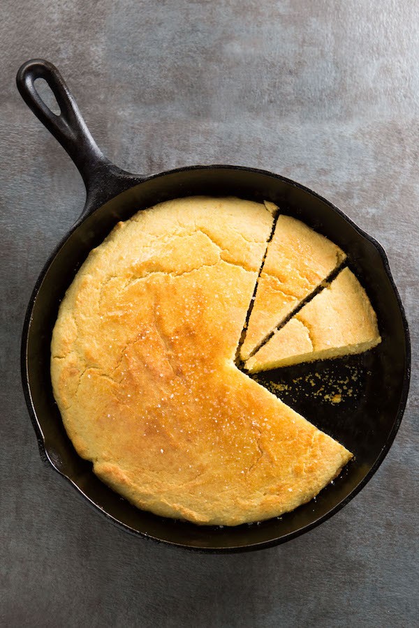 Easy Skillet Cornbread Recipe