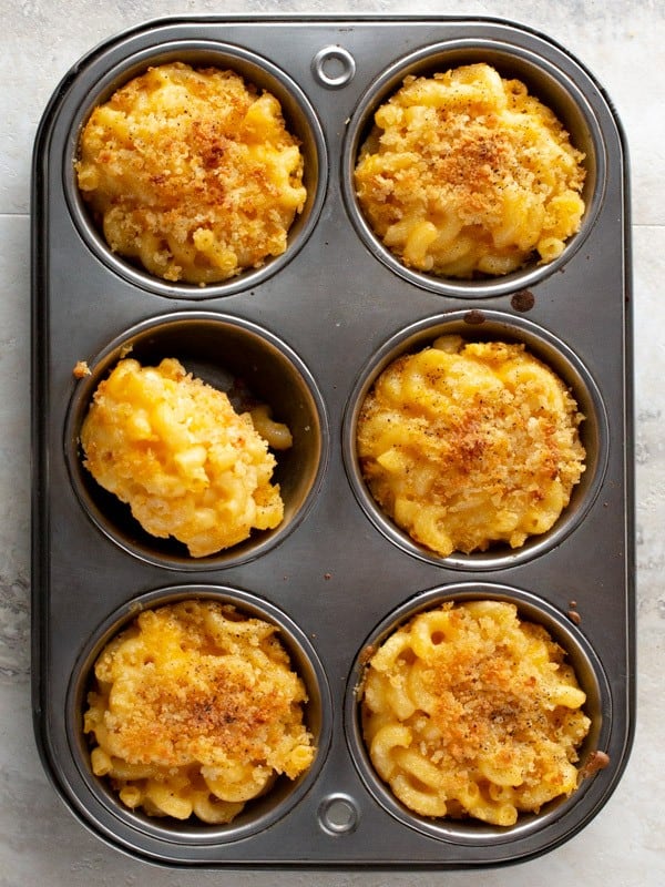 Baked Mac and Cheese Cupcake in Muffin Pan