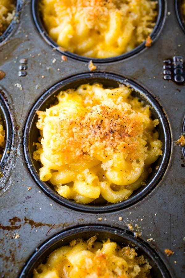 Baked Mac and Cheese in Cupcake