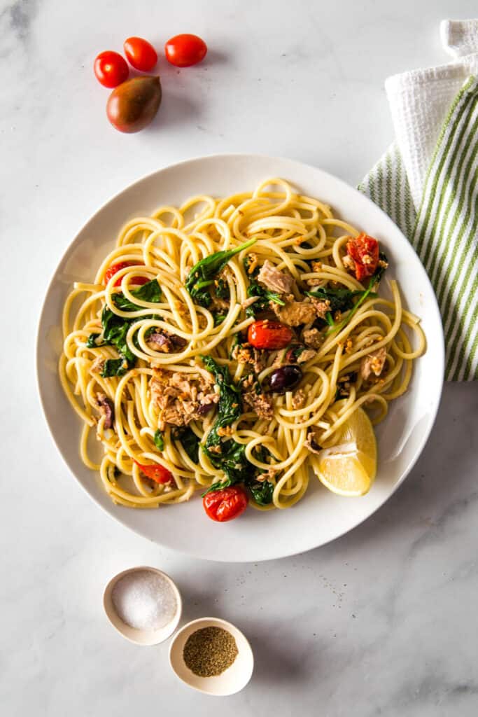 Easy Pasta With Tuna, Tomatoes, And Spinach - Cook Fast, Eat Well