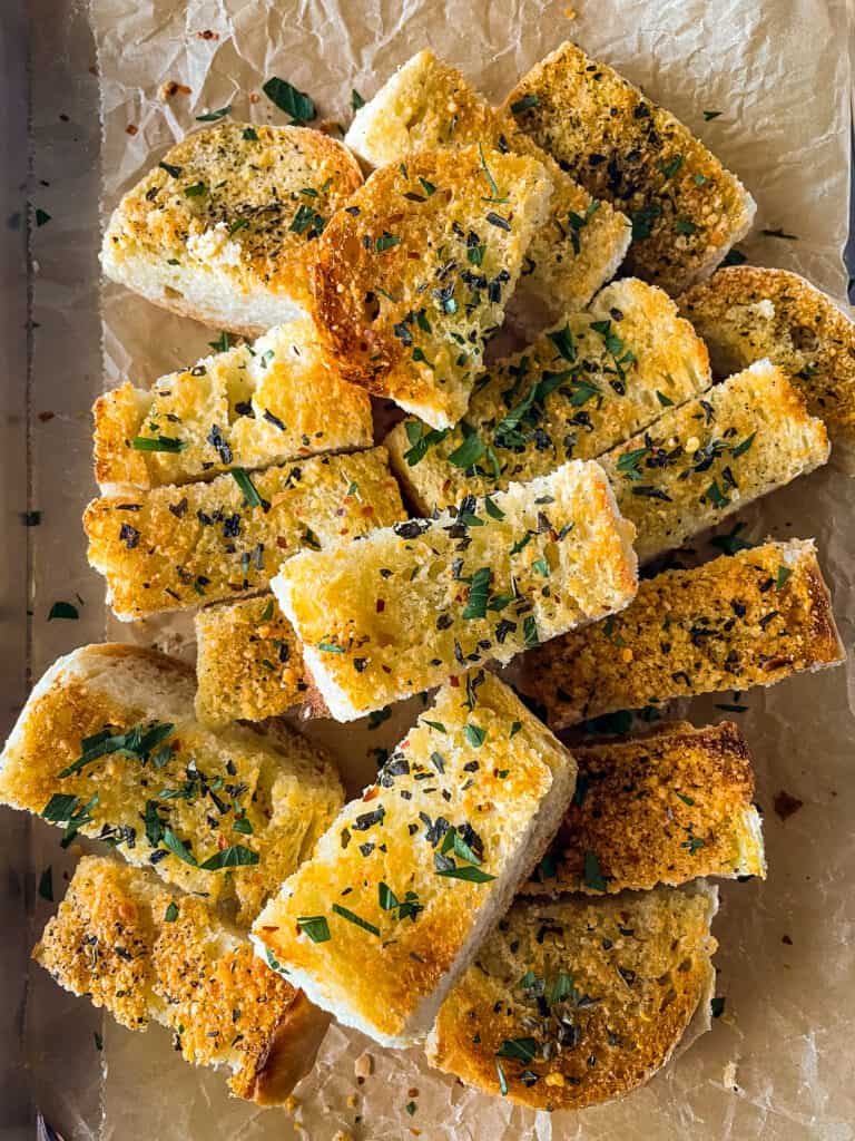 5-Minute Garlic Bread - Cook Fast, Eat Well