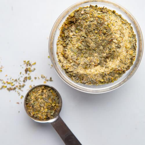 https://cookfasteatwell.com/wp-content/uploads/2021/10/Homemade-Garlic-and-Herb-Seasoning-Recipe-500x500.jpg