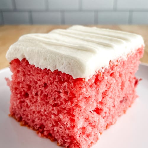 Easy Strawberry Cake - Cook Fast, Eat Well